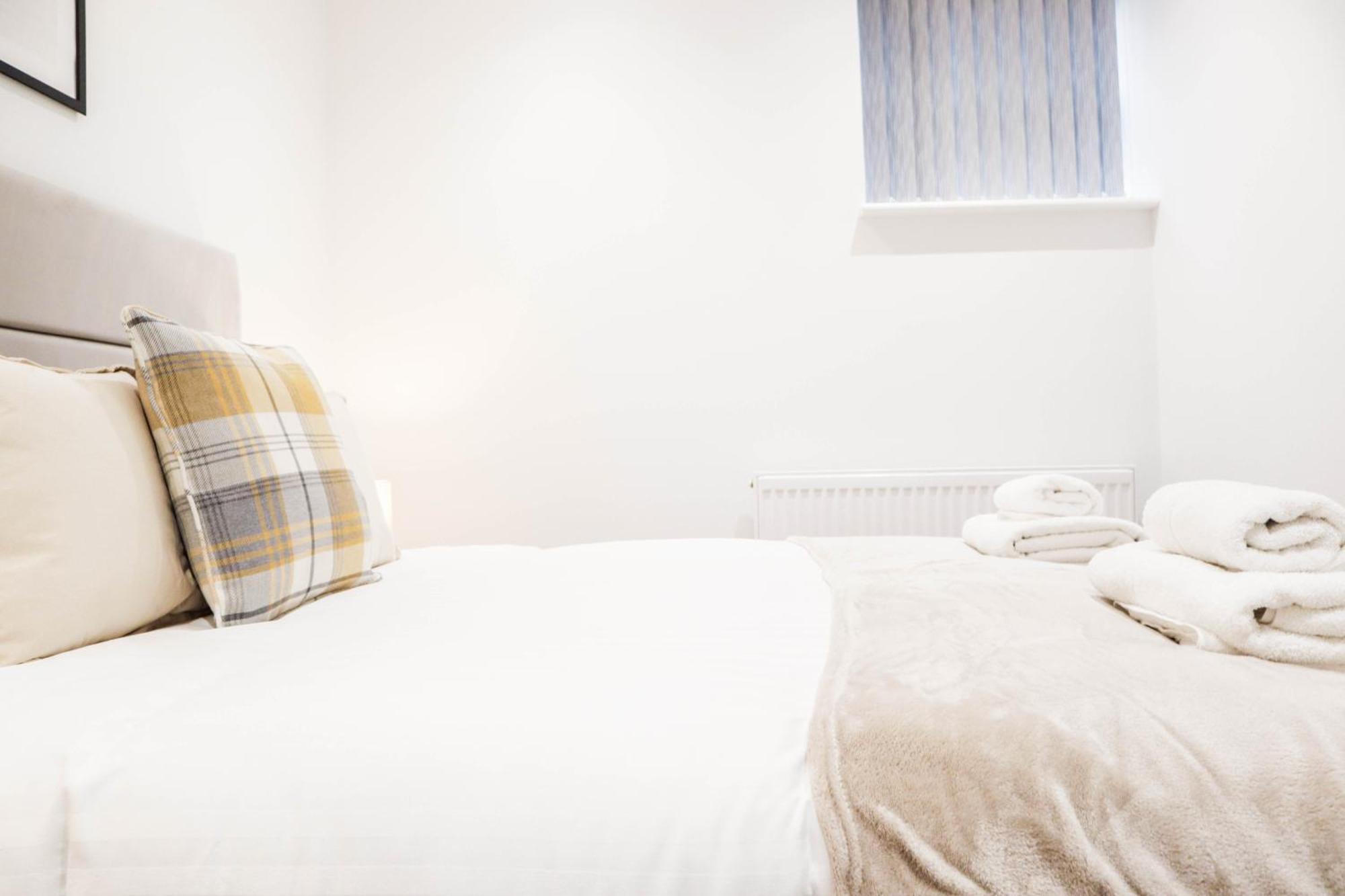 Modern 1-Bed Apartment In Buckinghamshire With Free Wifi, Parking & Garden High Wycombe Exterior foto