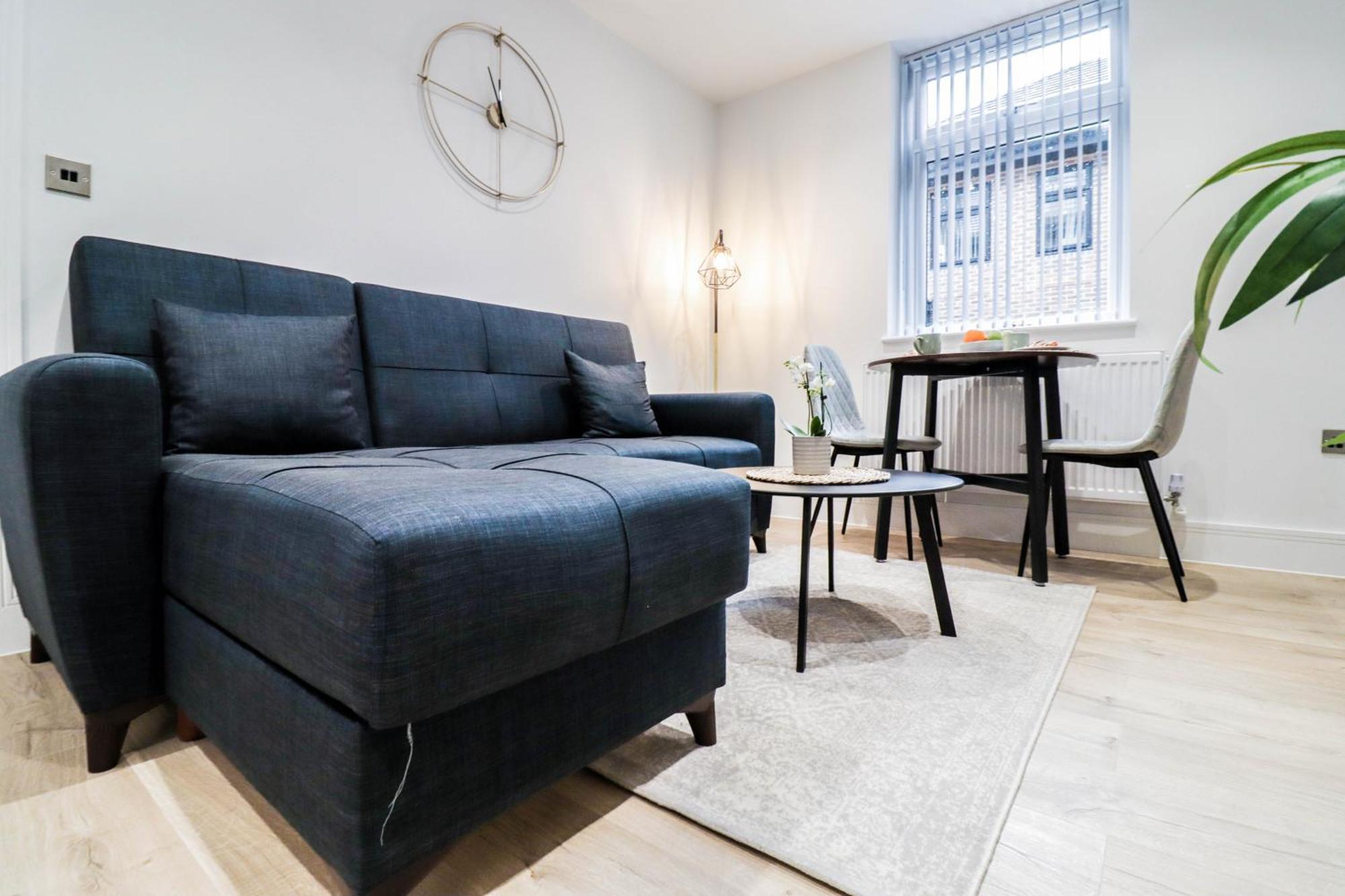 Modern 1-Bed Apartment In Buckinghamshire With Free Wifi, Parking & Garden High Wycombe Exterior foto