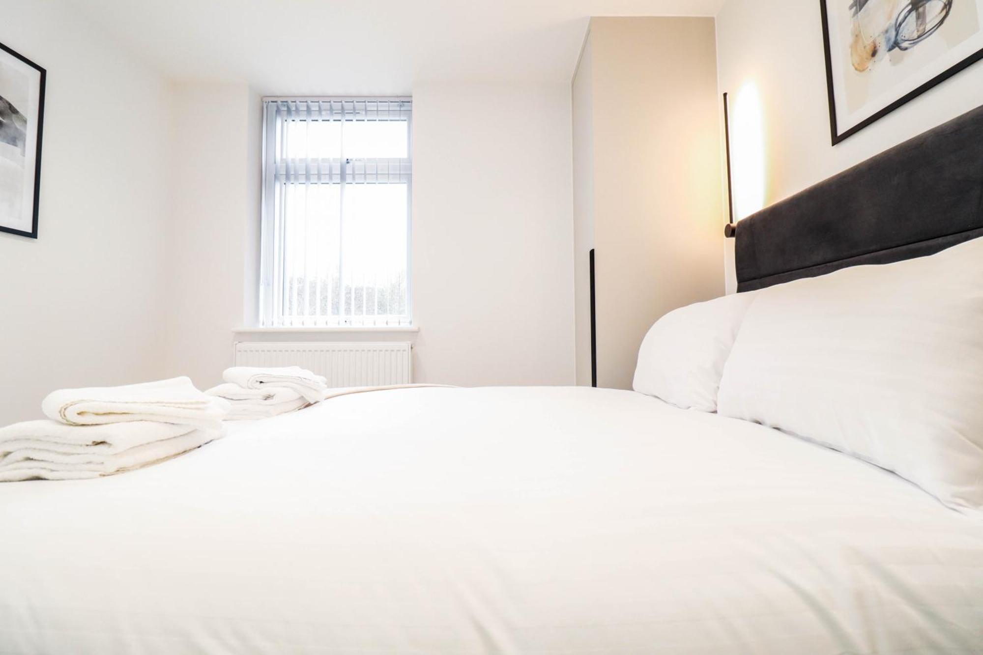 Modern 1-Bed Apartment In Buckinghamshire With Free Wifi, Parking & Garden High Wycombe Exterior foto