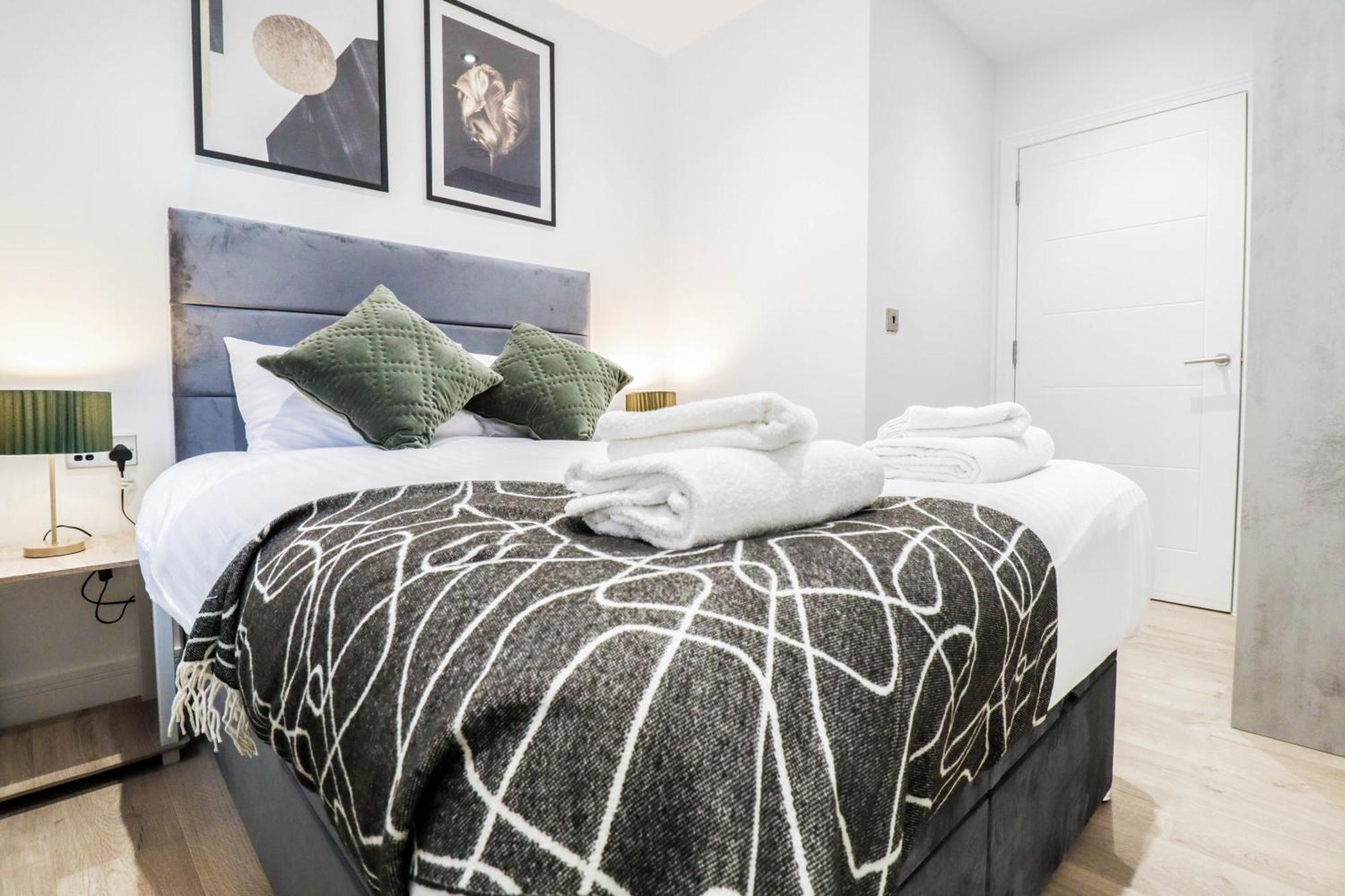 Modern 1-Bed Apartment In Buckinghamshire With Free Wifi, Parking & Garden High Wycombe Exterior foto