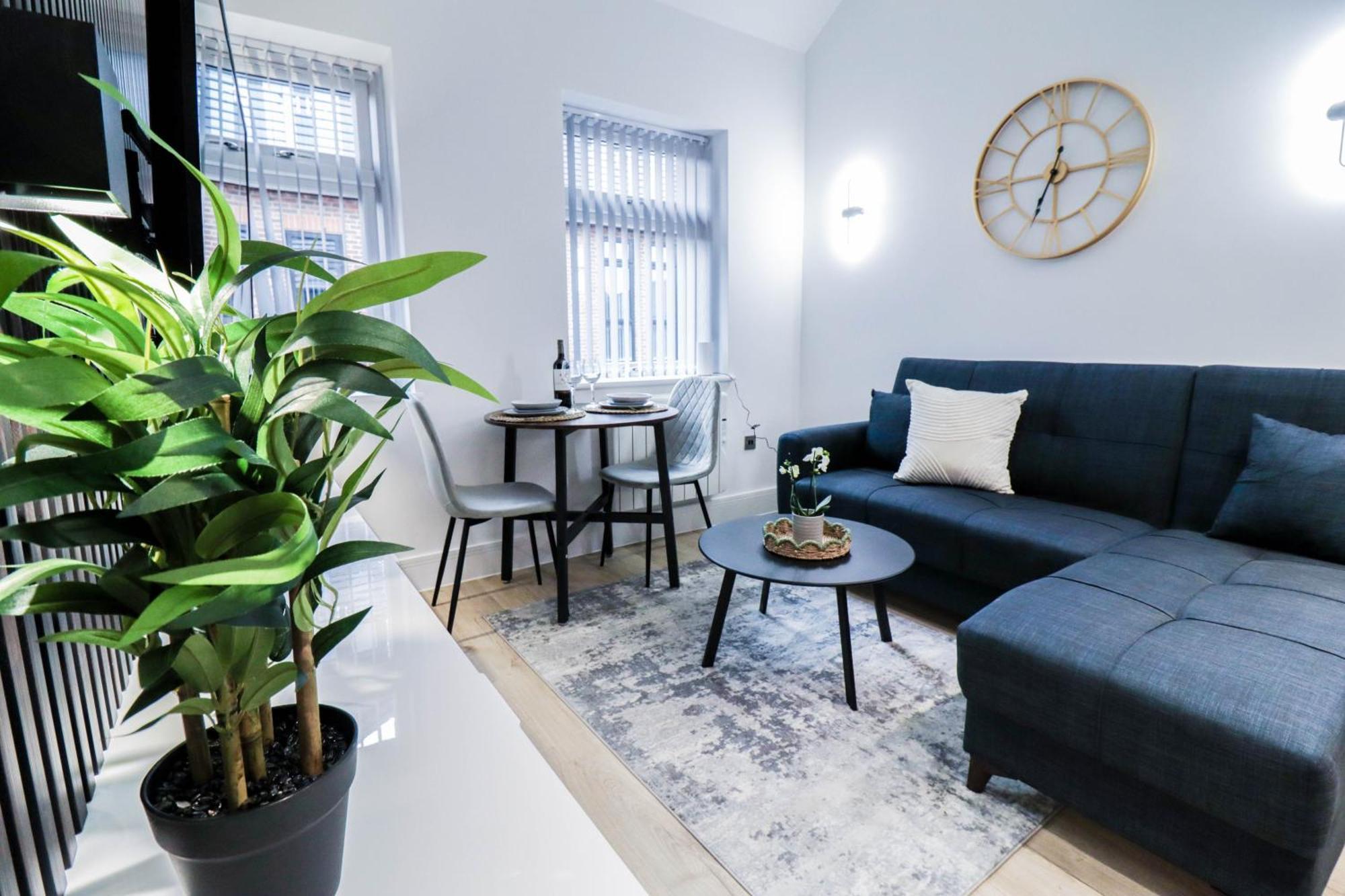 Modern 1-Bed Apartment In Buckinghamshire With Free Wifi, Parking & Garden High Wycombe Exterior foto