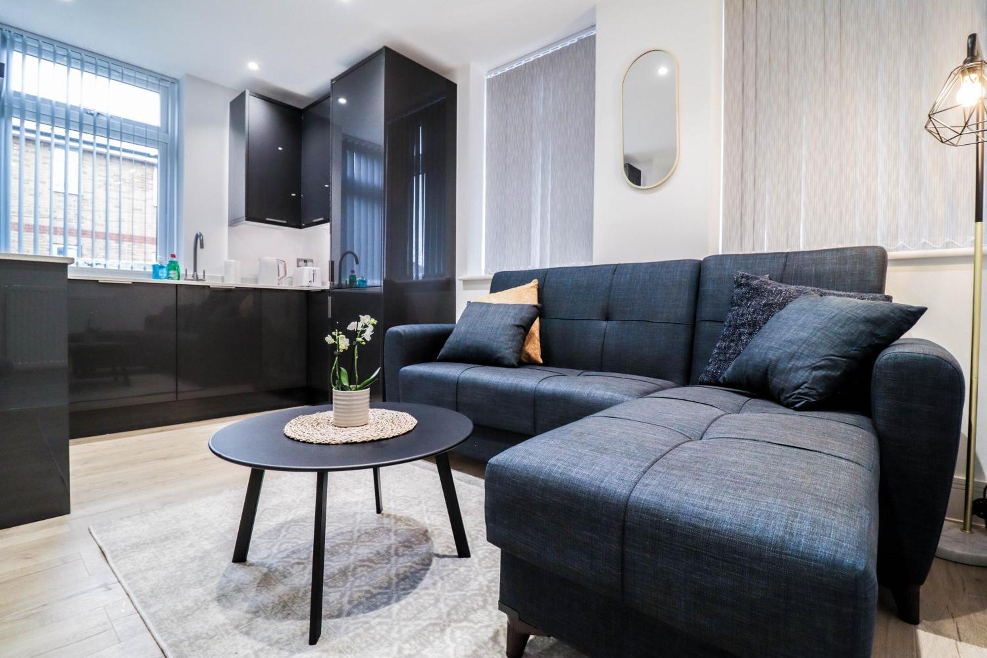 Modern 1-Bed Apartment In Buckinghamshire With Free Wifi, Parking & Garden High Wycombe Exterior foto