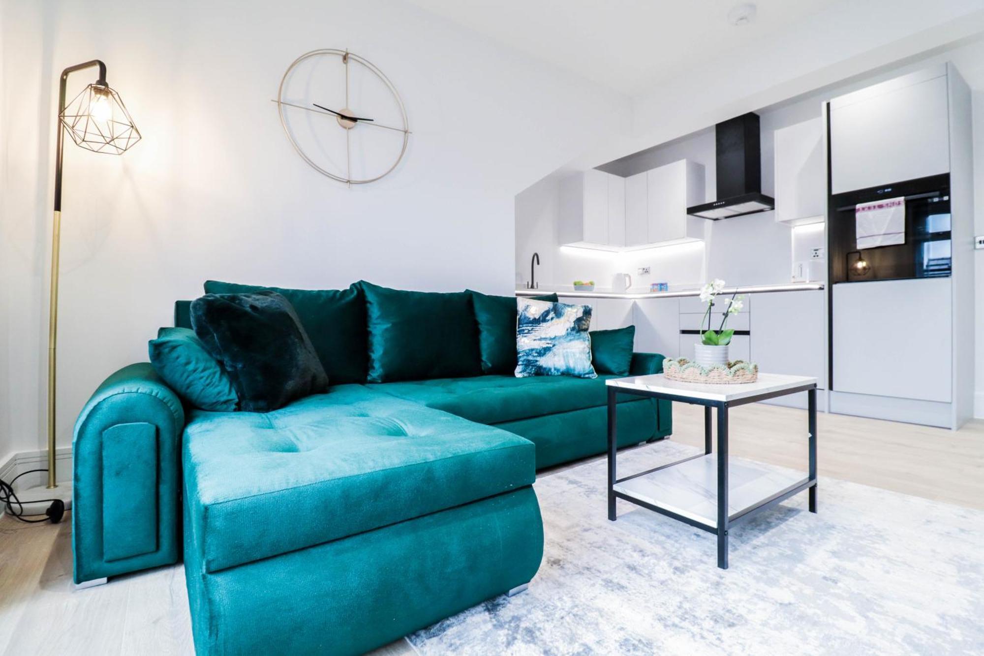 Modern 1-Bed Apartment In Buckinghamshire With Free Wifi, Parking & Garden High Wycombe Exterior foto