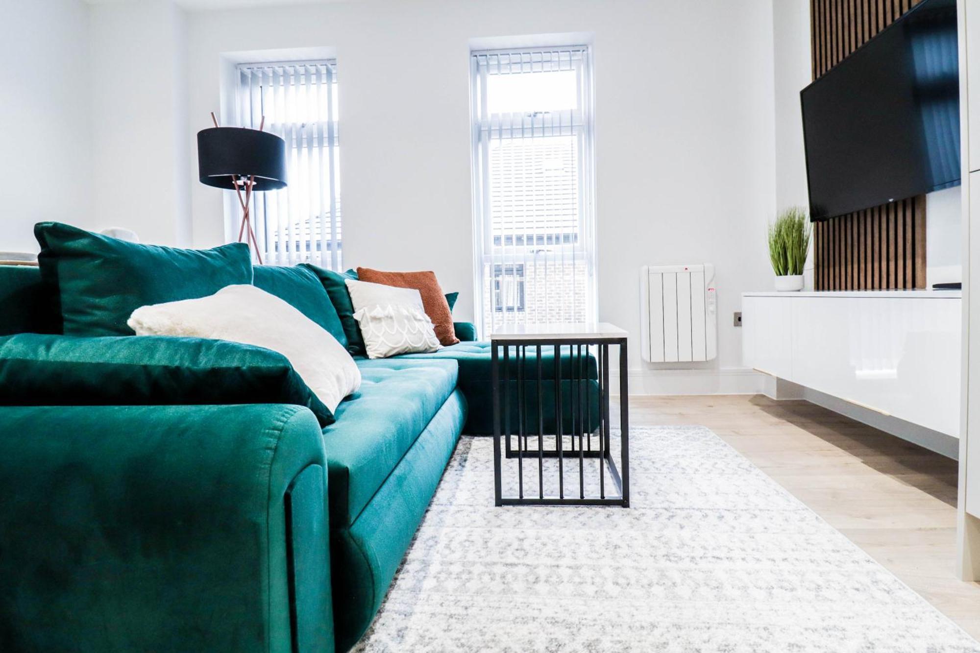Modern 1-Bed Apartment In Buckinghamshire With Free Wifi, Parking & Garden High Wycombe Exterior foto